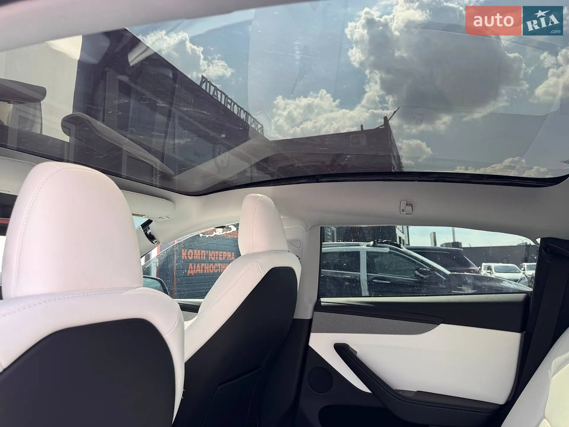 2025 Tesla Model Y - мініатюра 13