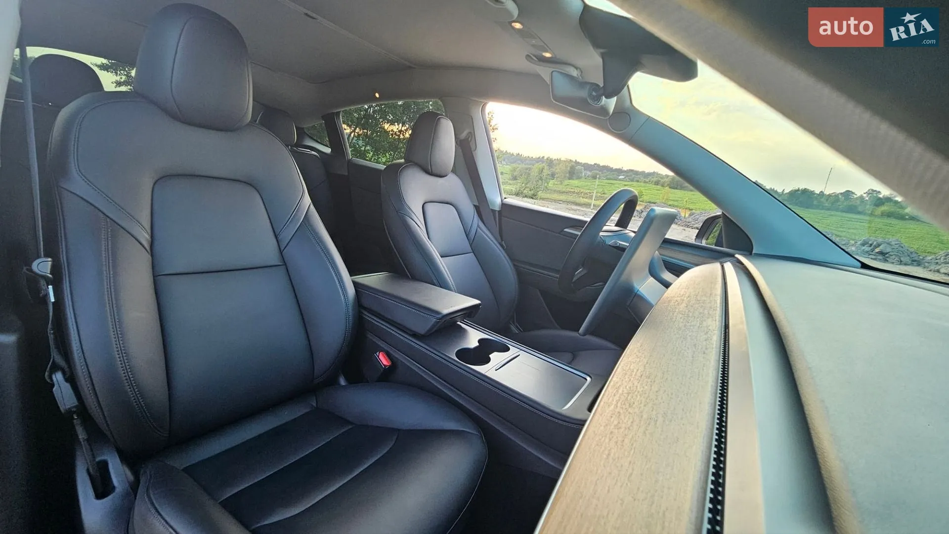 2024 Tesla Model Y - мініатюра 47
