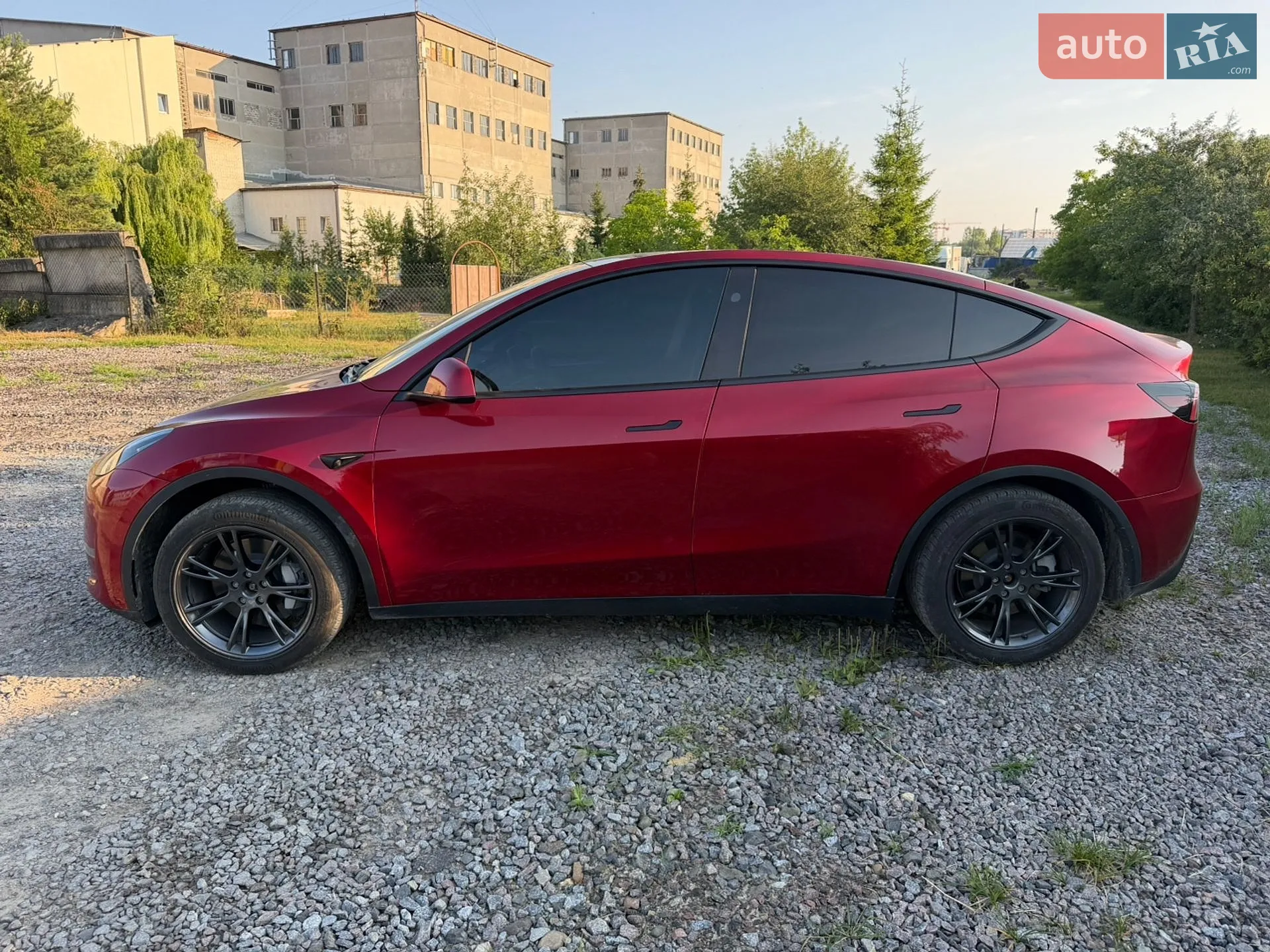 2025 Tesla Model Y - мініатюра 10