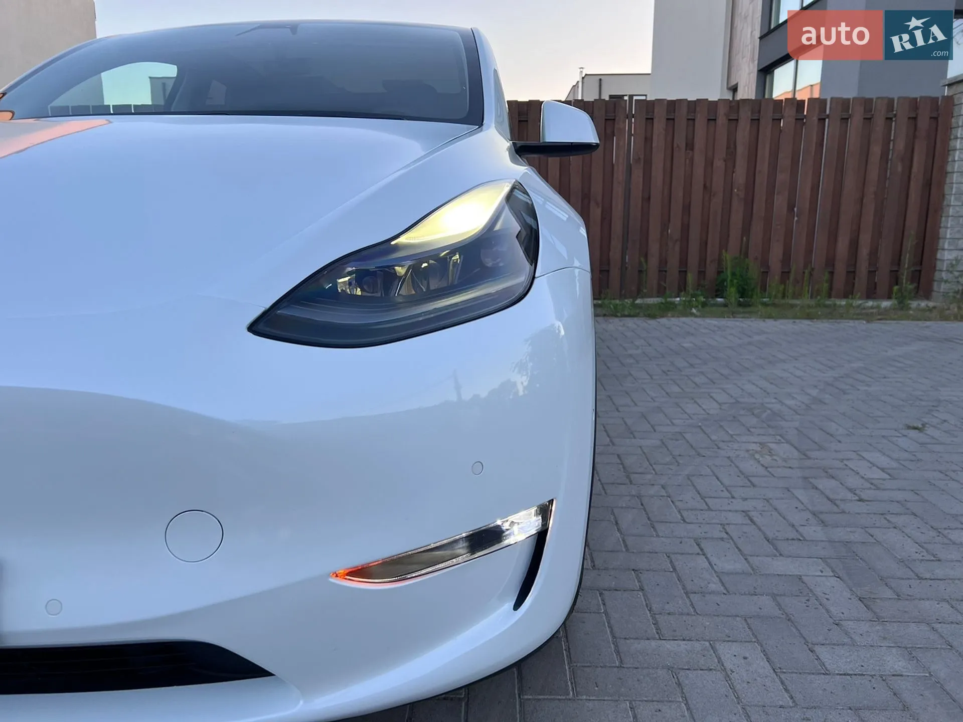 2020 Tesla Model Y - мініатюра 9