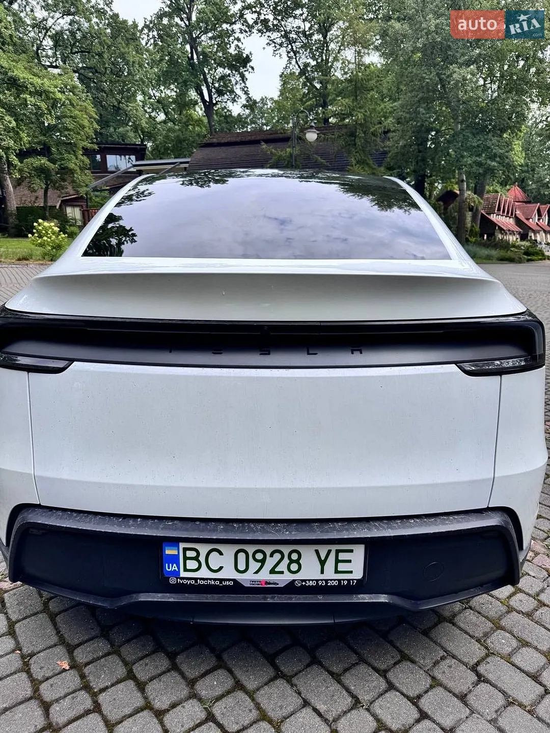 2025 Tesla Model Y - мініатюра 9