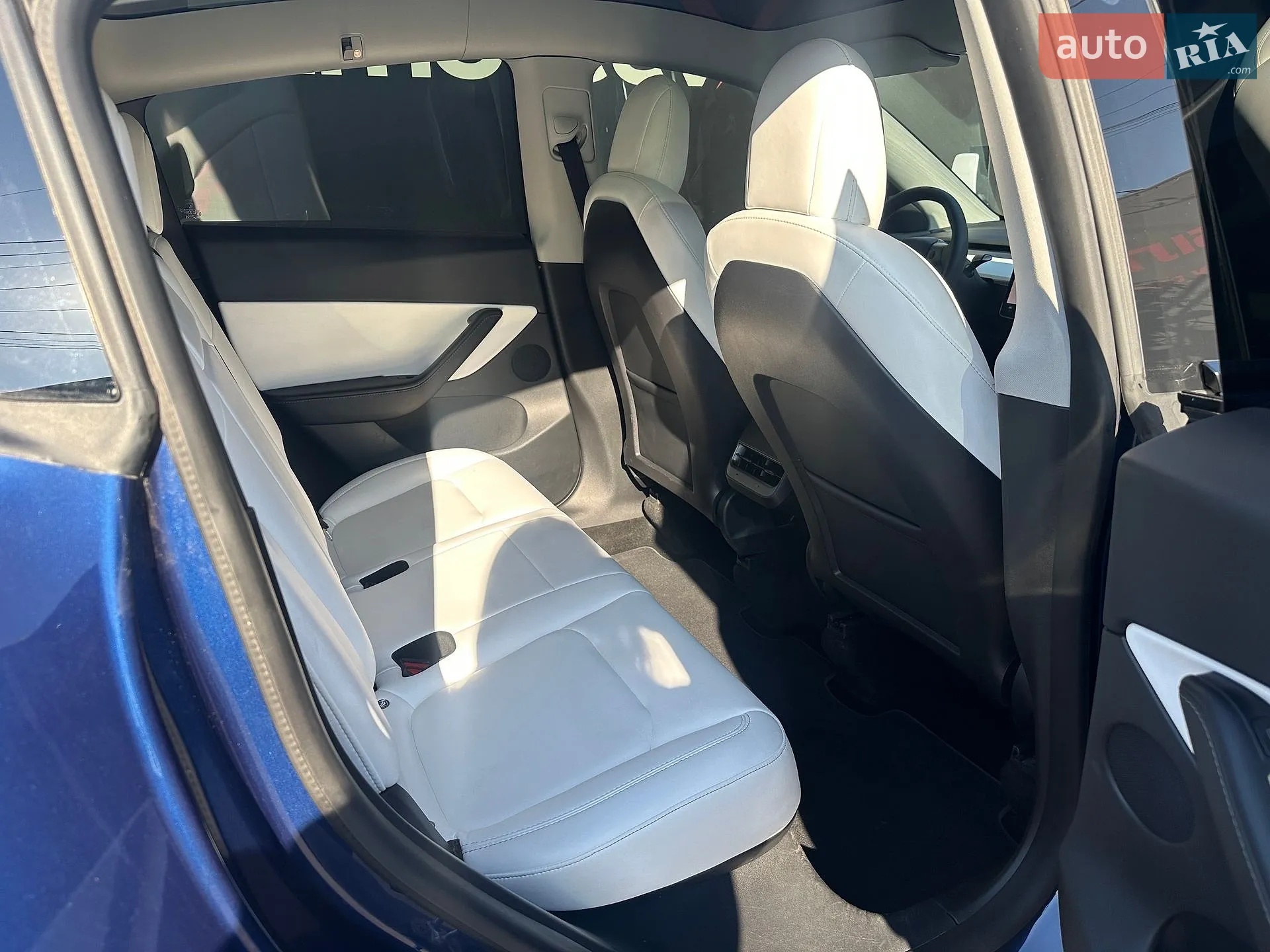 2022 Tesla Model Y - мініатюра 8