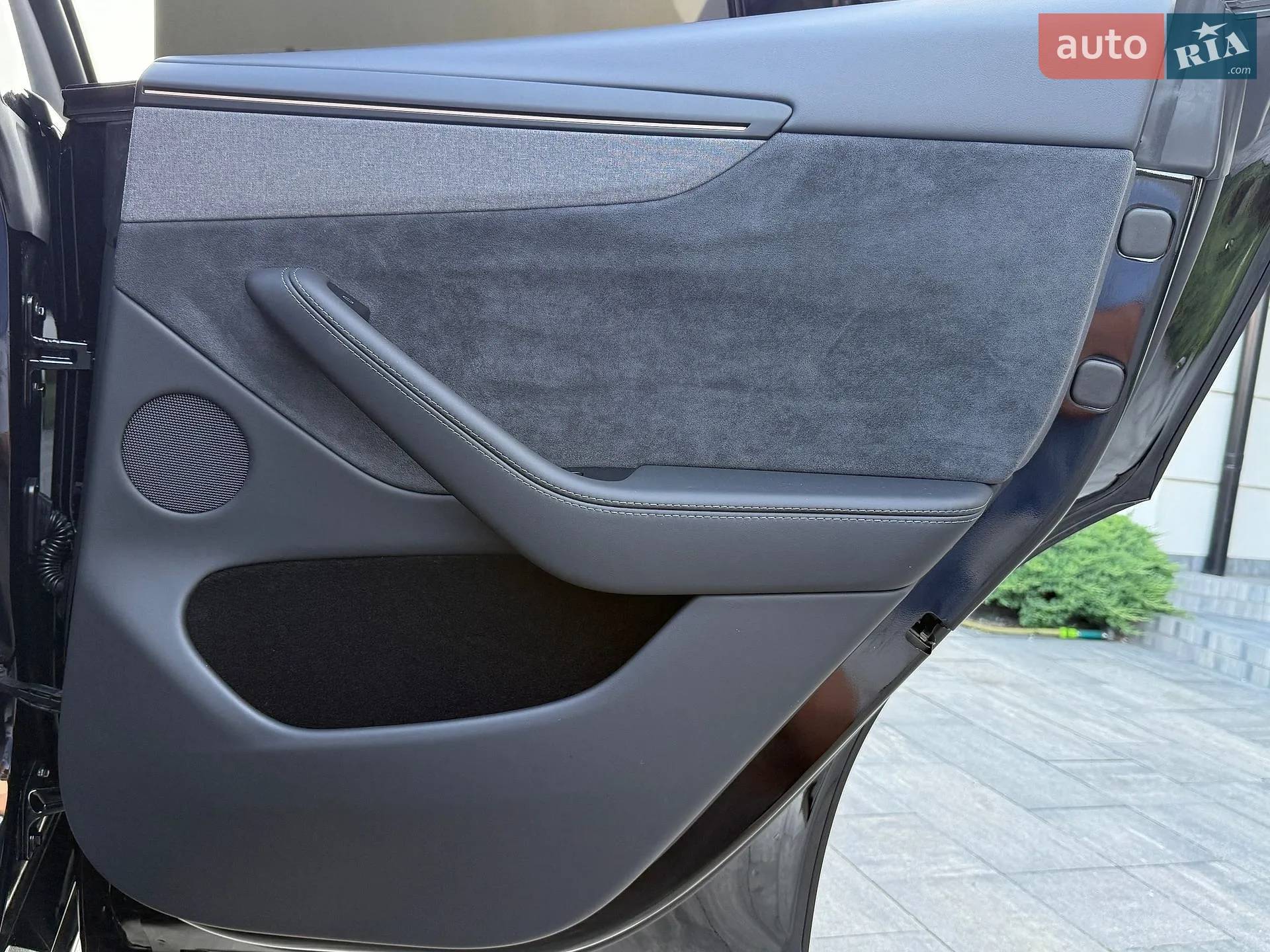 2025 Tesla Model Y - мініатюра 19