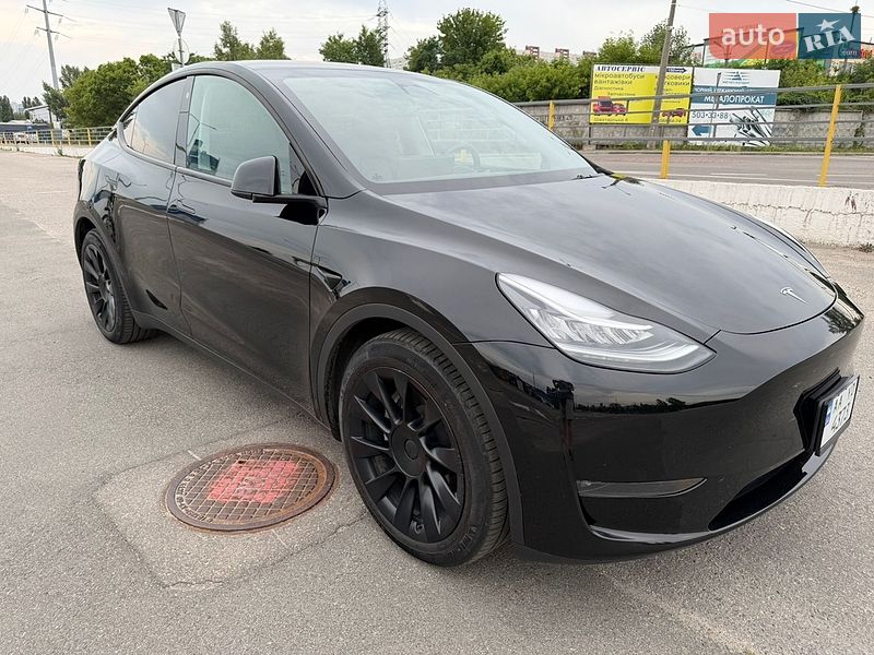 Внедорожник / Кроссовер Tesla Model Y 2023 в Киеве