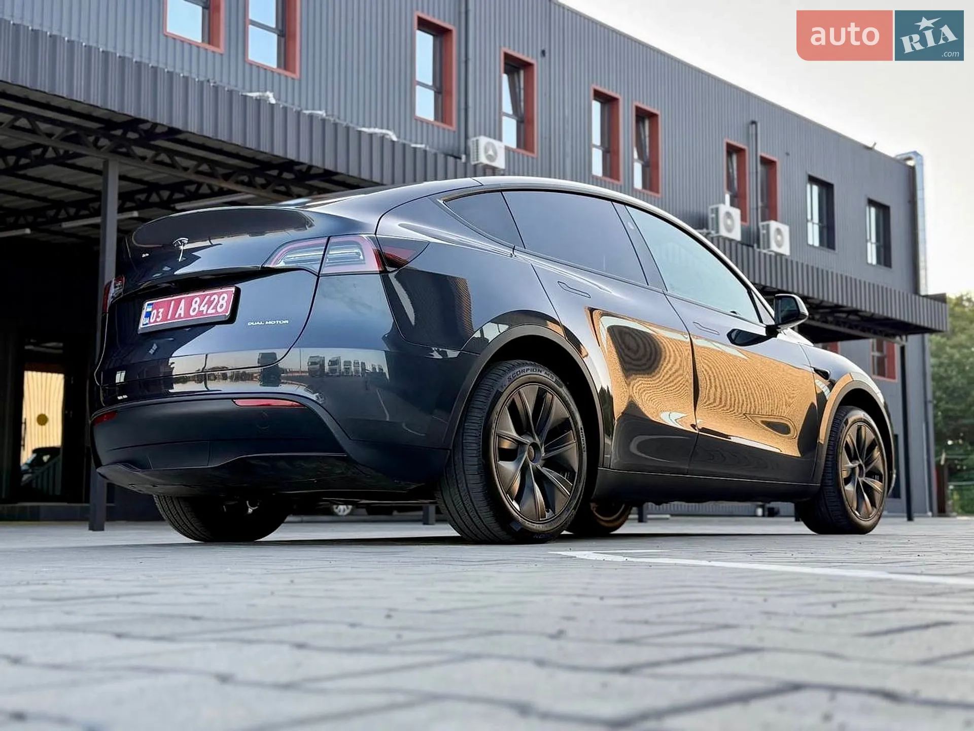 2025 Tesla Model Y - мініатюра 4