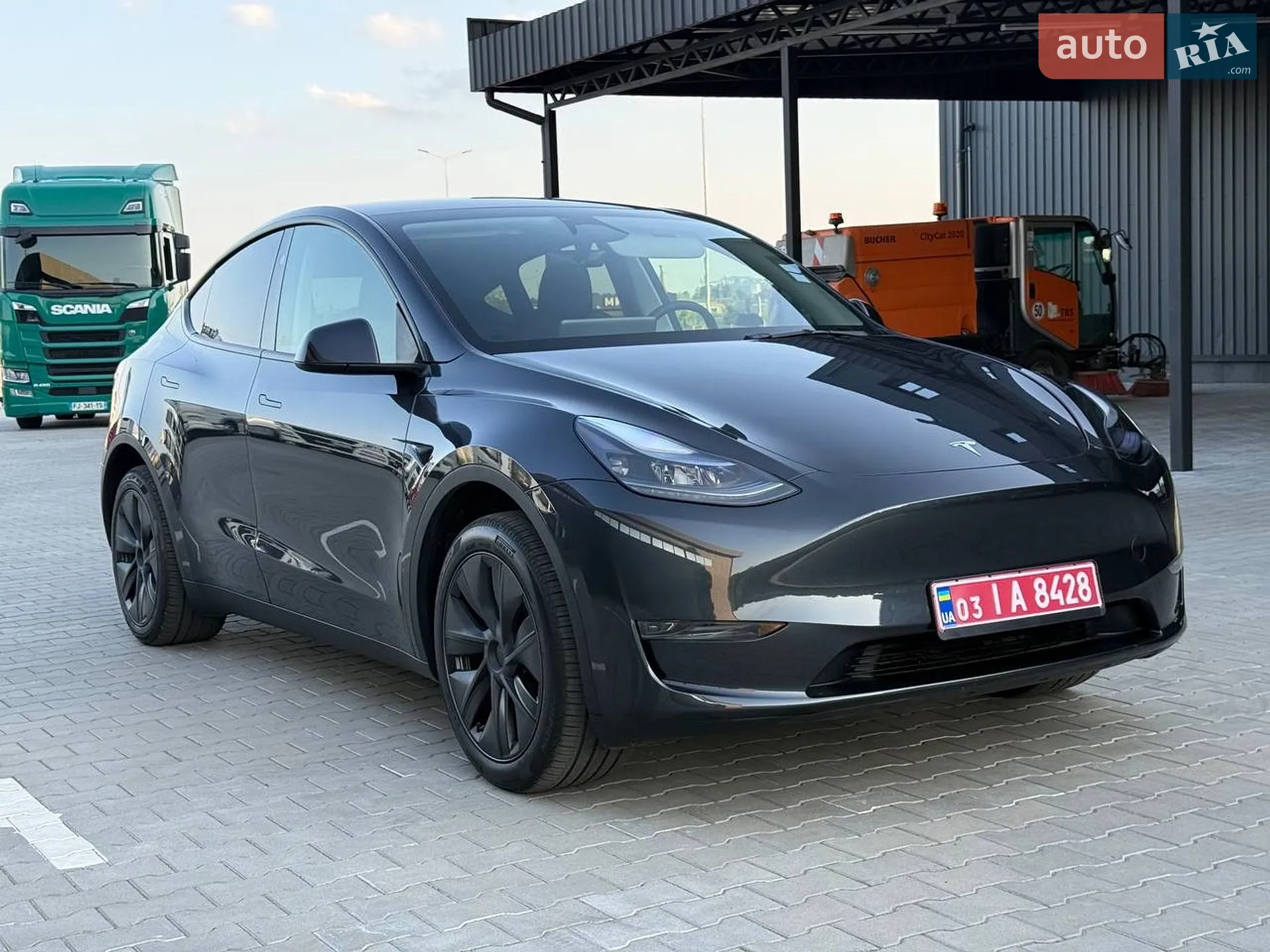 2025 Tesla Model Y - мініатюра 18