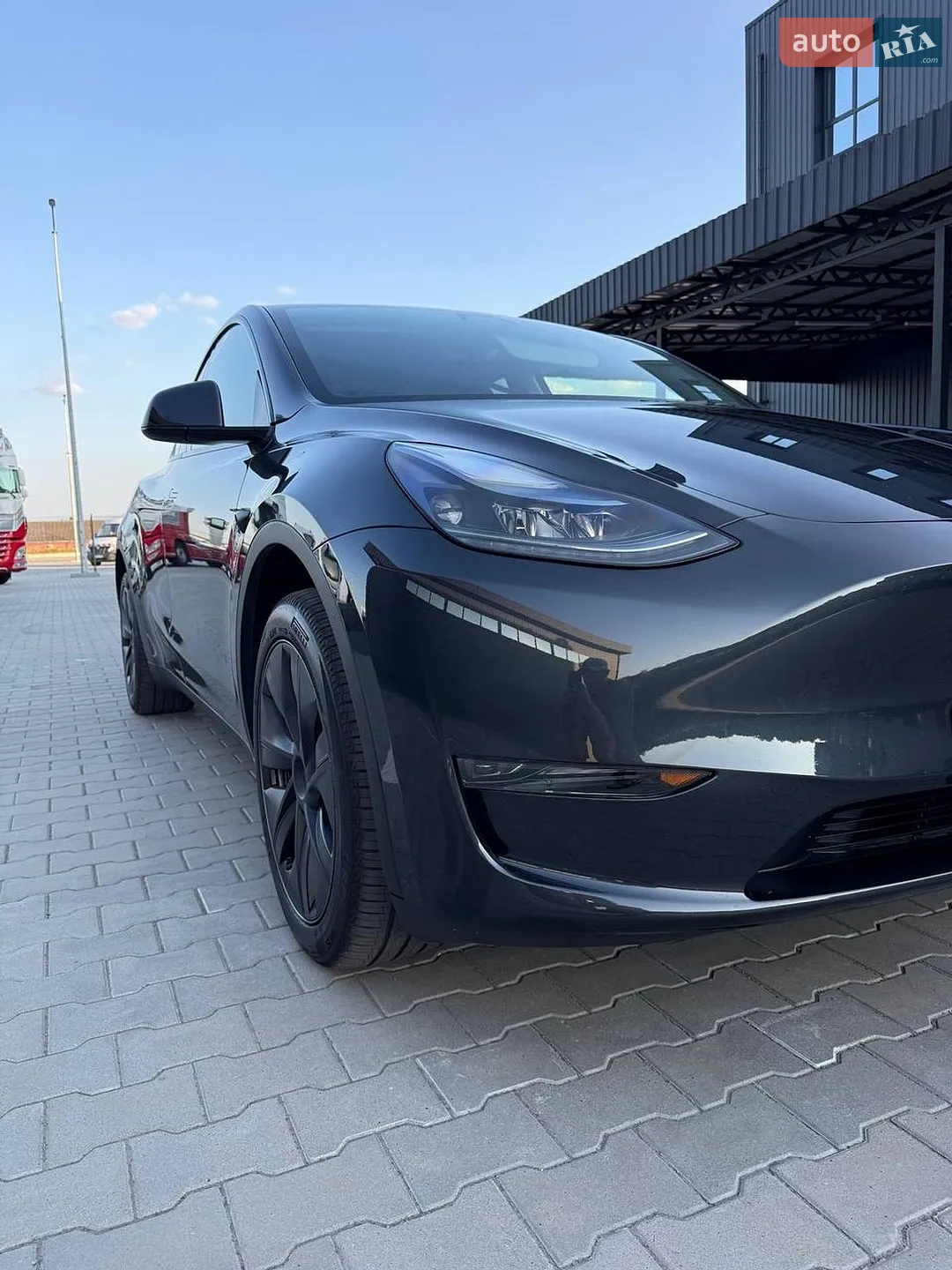 2025 Tesla Model Y - мініатюра 22