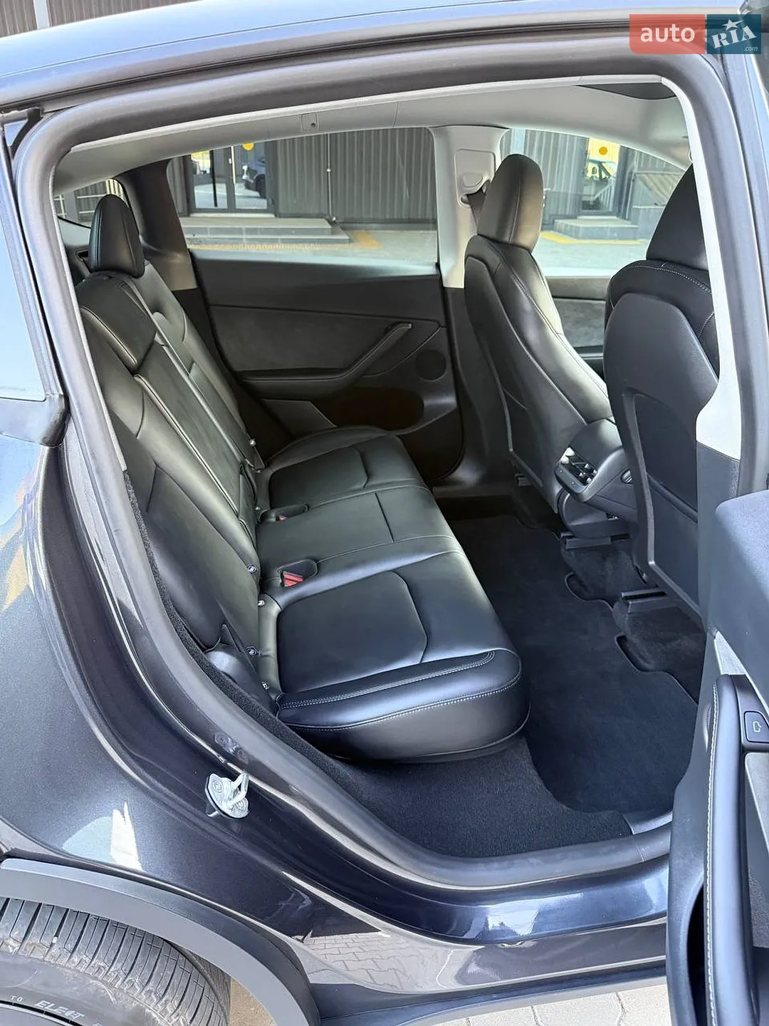 2025 Tesla Model Y - мініатюра 53