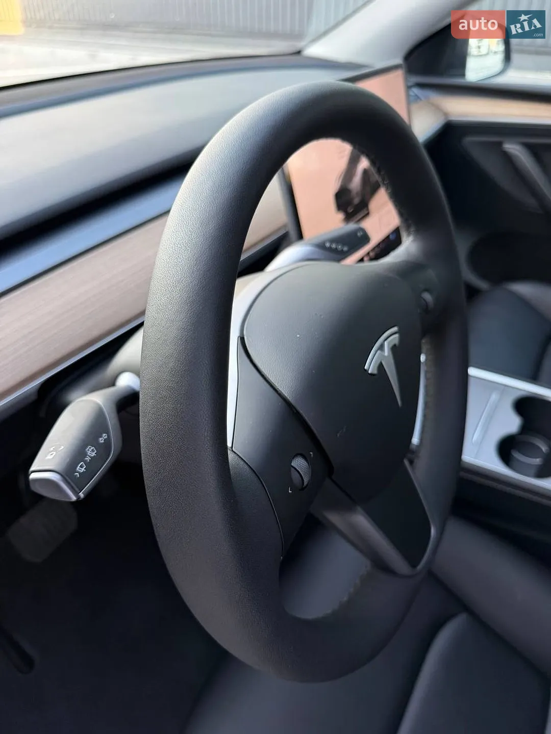 2025 Tesla Model Y - мініатюра 82