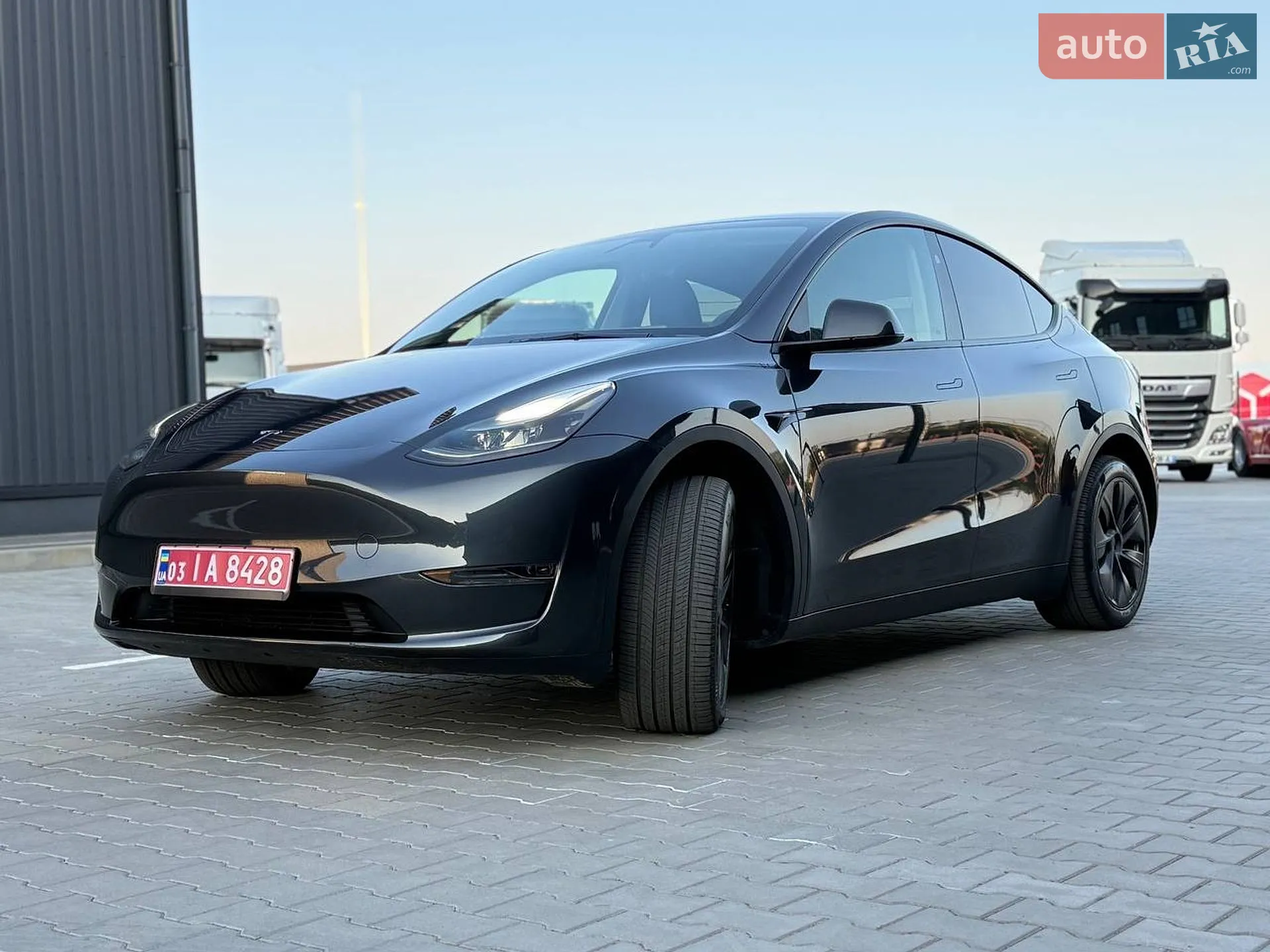 2025 Tesla Model Y - мініатюра 103
