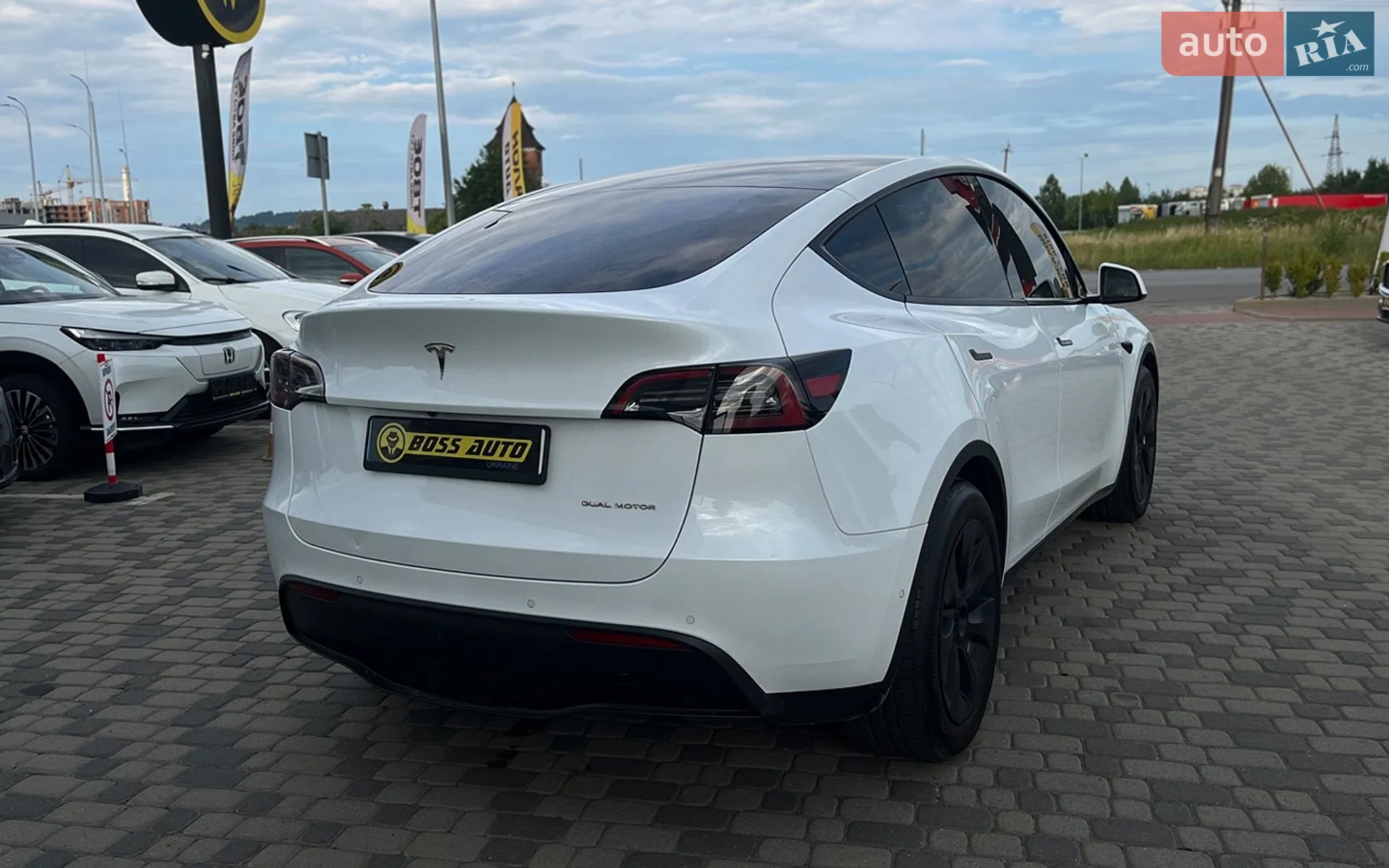 2022 Tesla Model Y - мініатюра 8