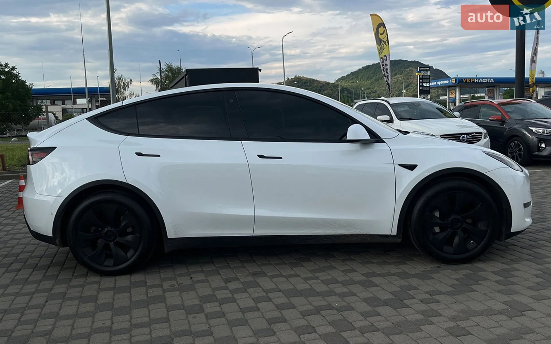 2022 Tesla Model Y - мініатюра 9