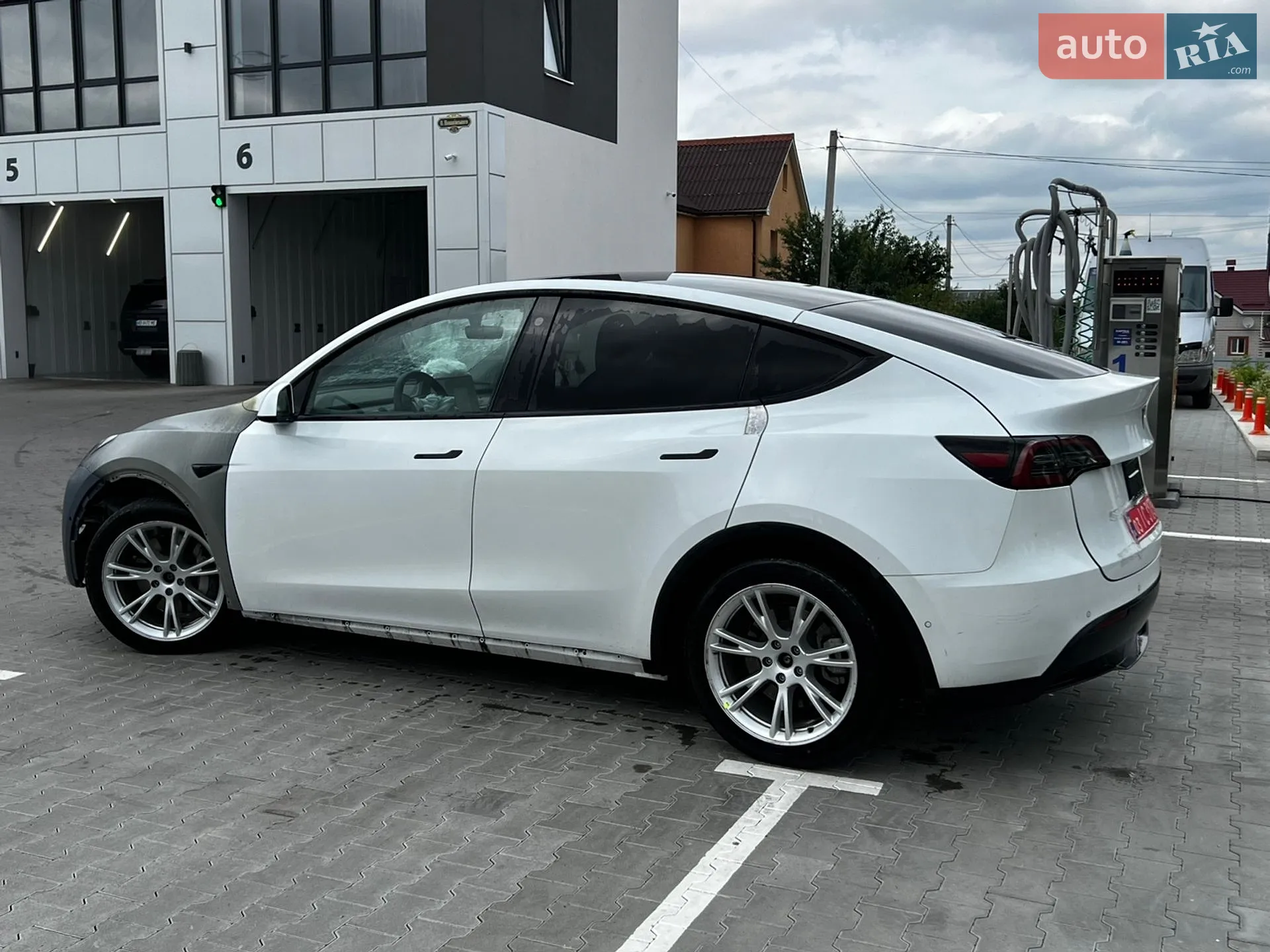 2021 Tesla Model Y - мініатюра 4