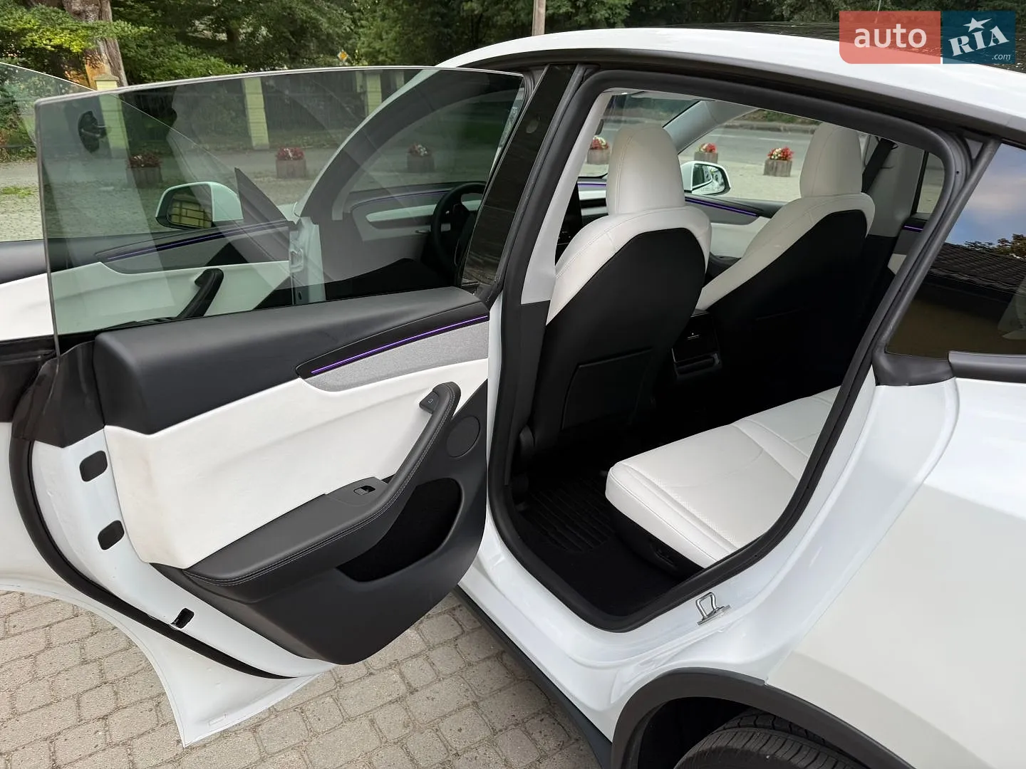2025 Tesla Model Y - мініатюра 21
