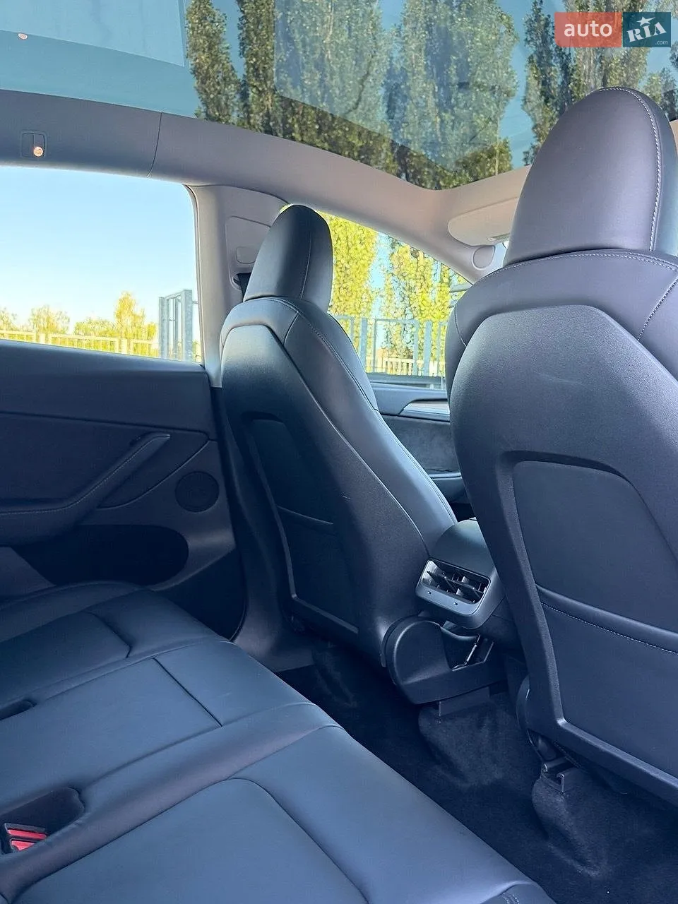 2022 Tesla Model Y - мініатюра 15