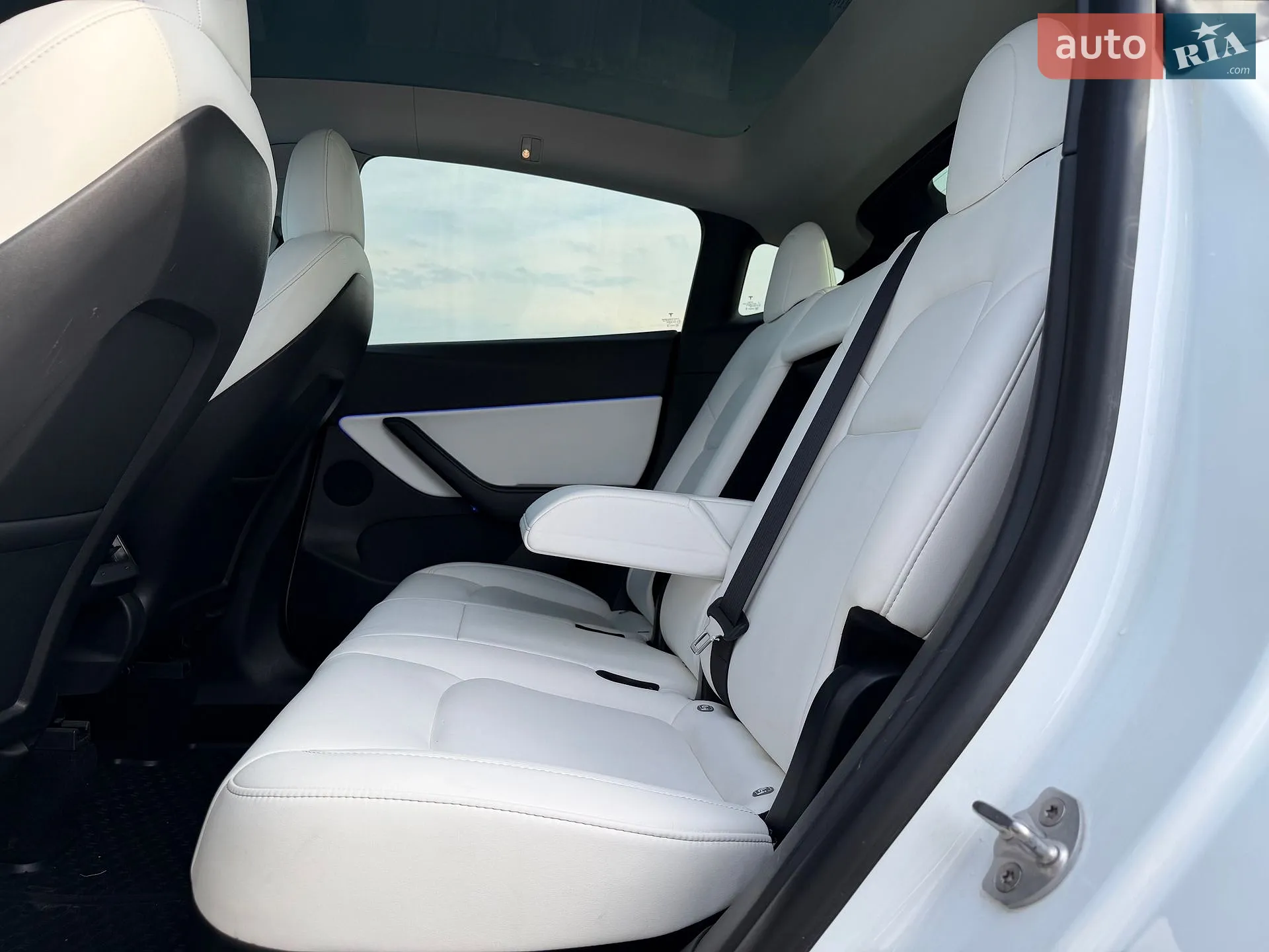 2020 Tesla Model Y - мініатюра 21
