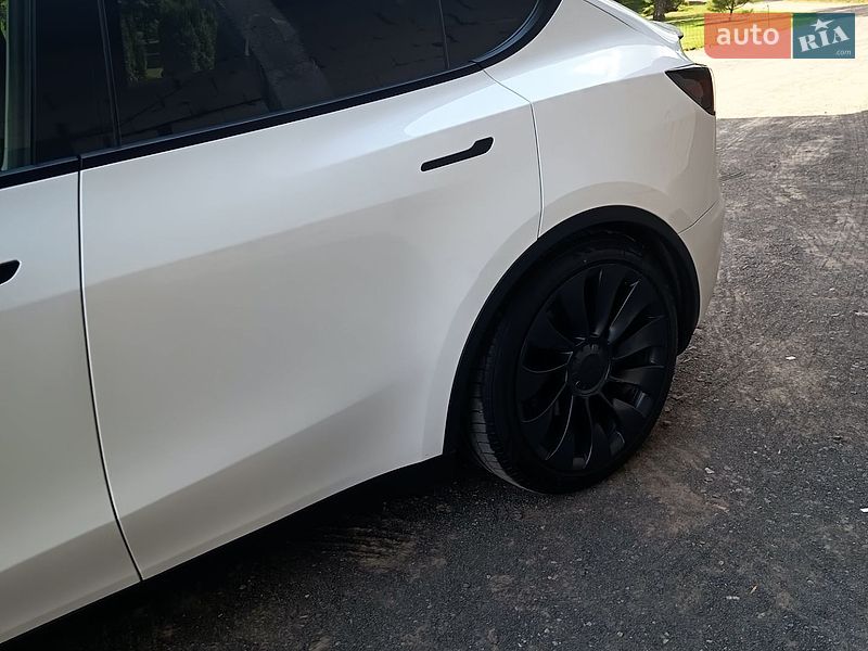 Позашляховик / Кросовер Tesla Model Y 2022 в Хмельницькому
