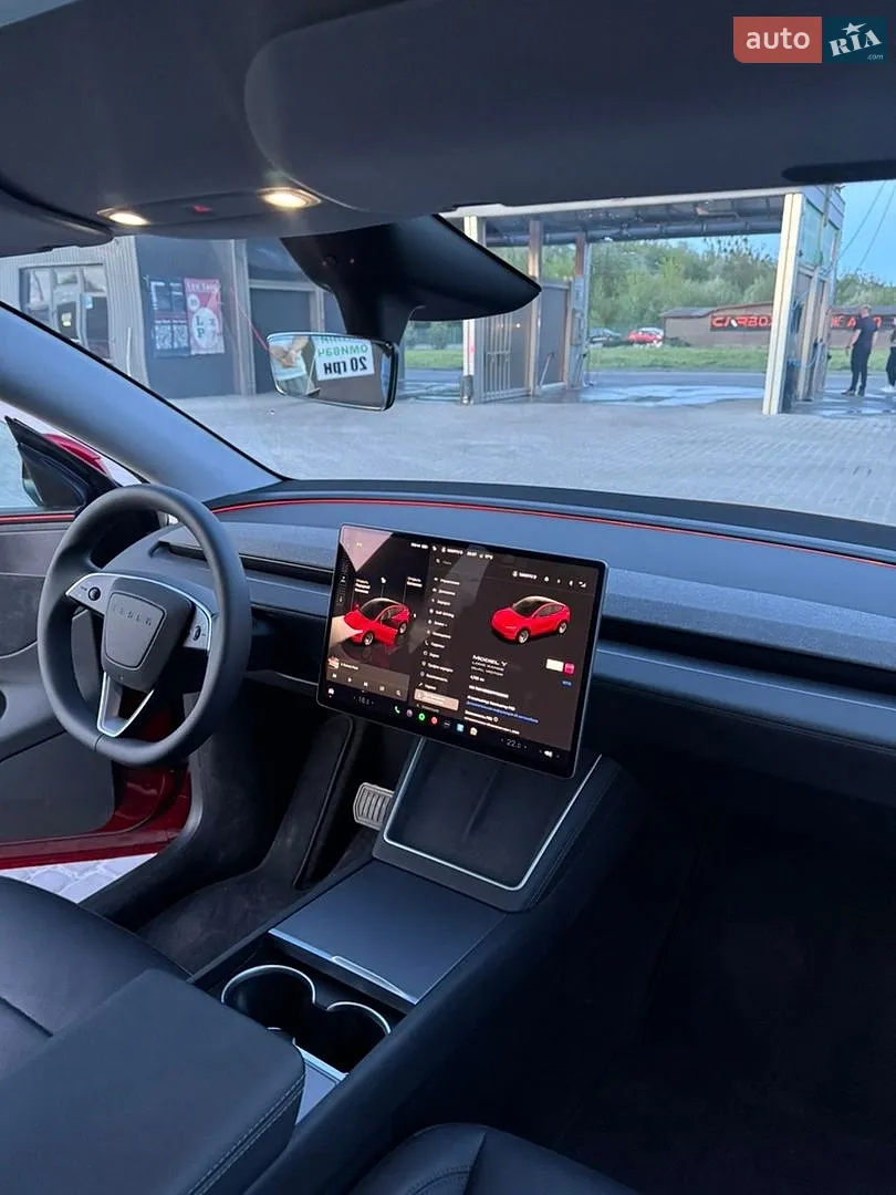 2025 Tesla Model Y - мініатюра 13