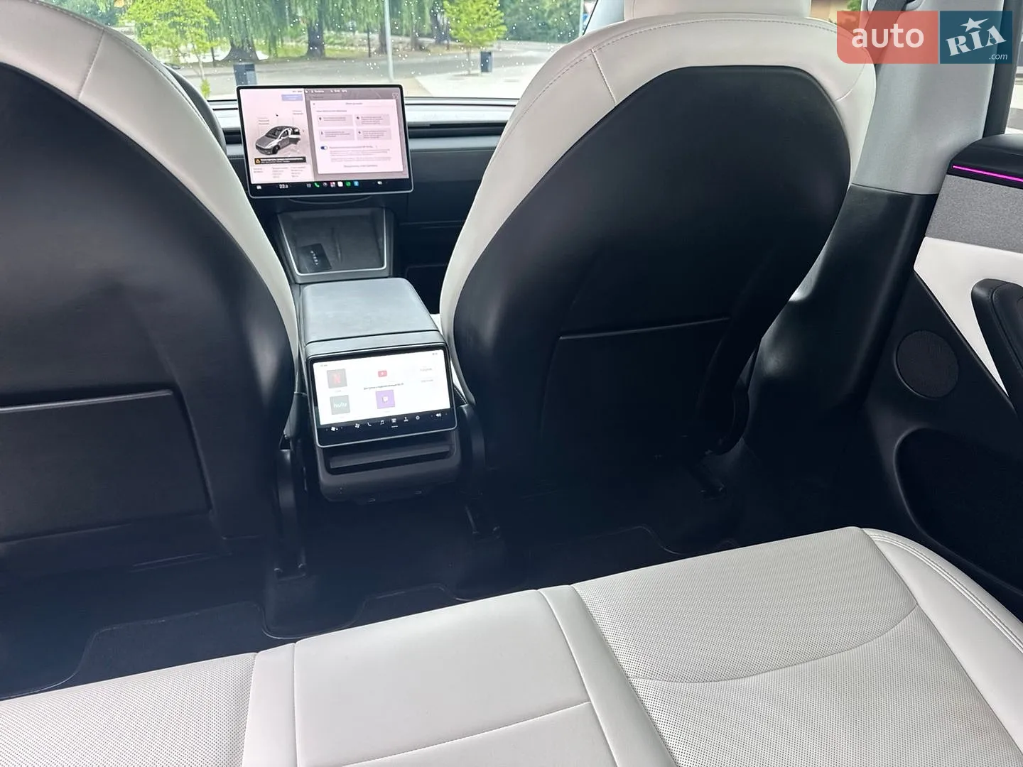 2025 Tesla Model Y - мініатюра 24