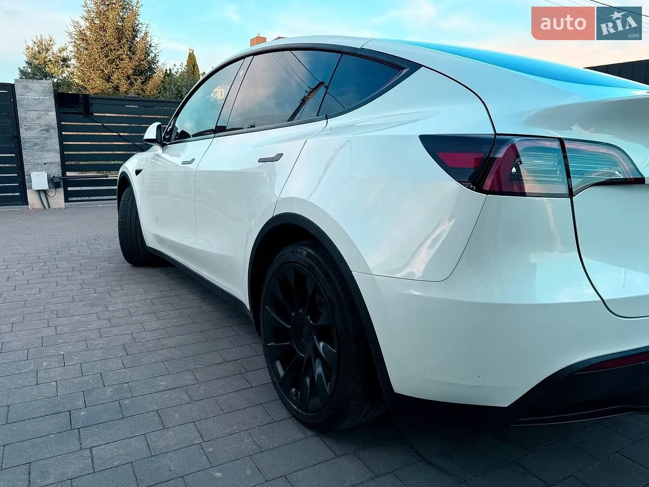 2022 Tesla Model Y - мініатюра 4