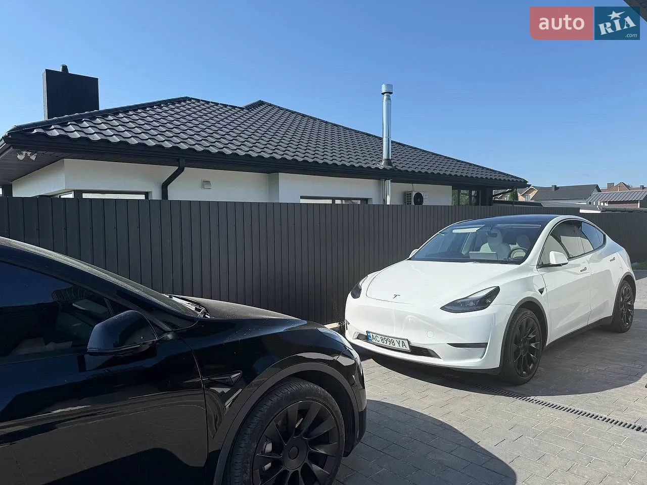 2022 Tesla Model Y - мініатюра 3