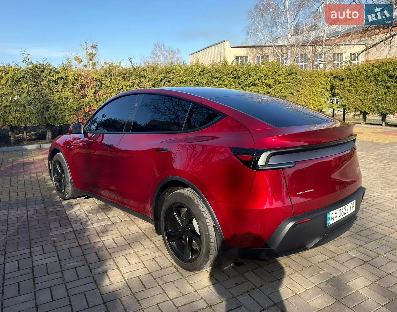 2025 Tesla Model Y - мініатюра 7