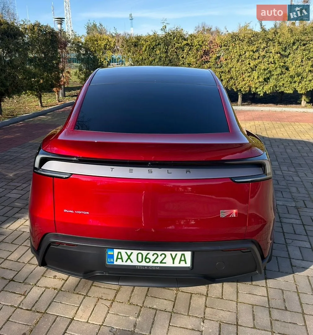 2025 Tesla Model Y - мініатюра 11