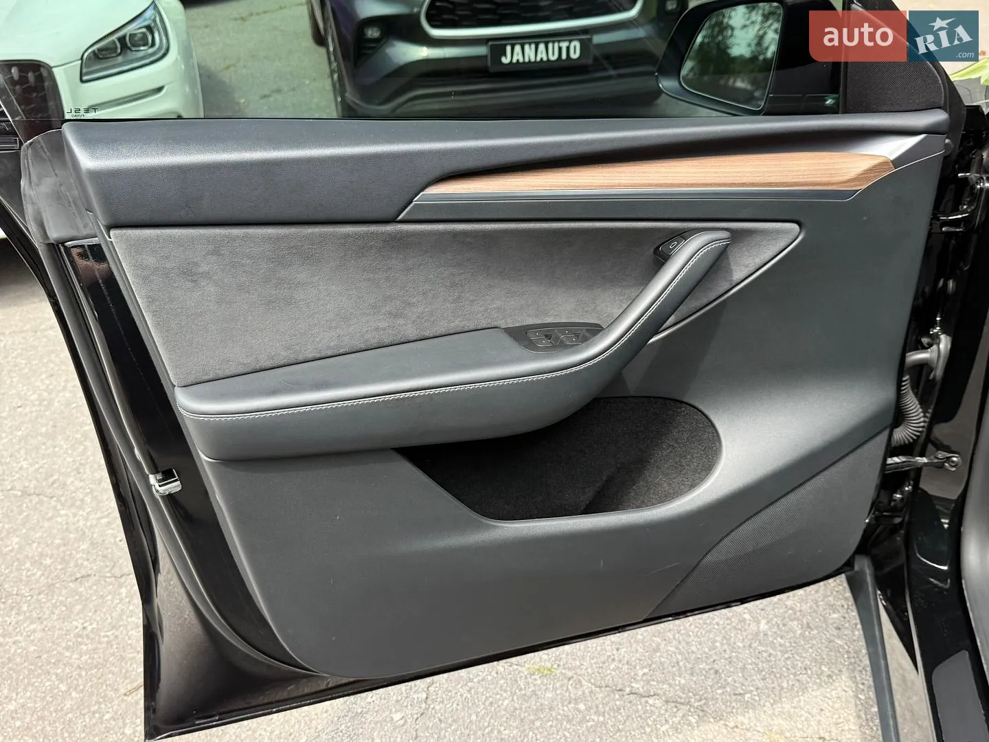 2024 Tesla Model Y - мініатюра 14