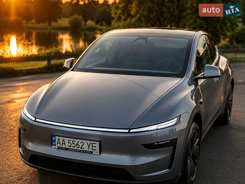 Tesla Model Y 2025 Tesla Model Y 2025
