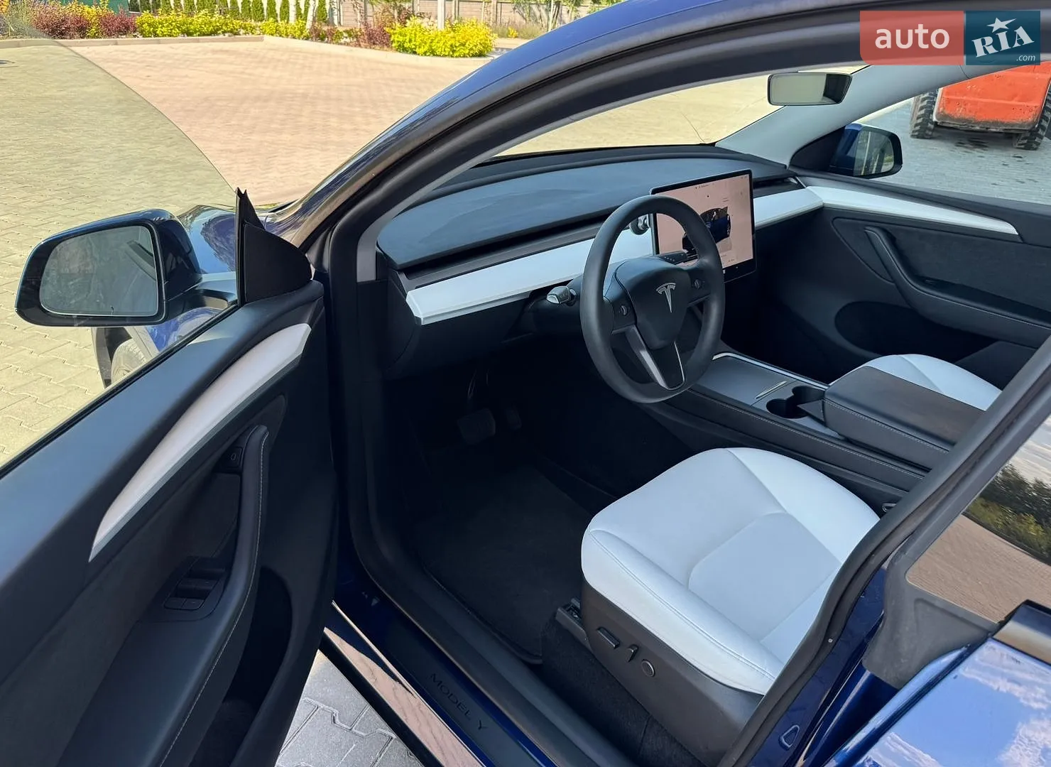 2024 Tesla Model Y - мініатюра 31