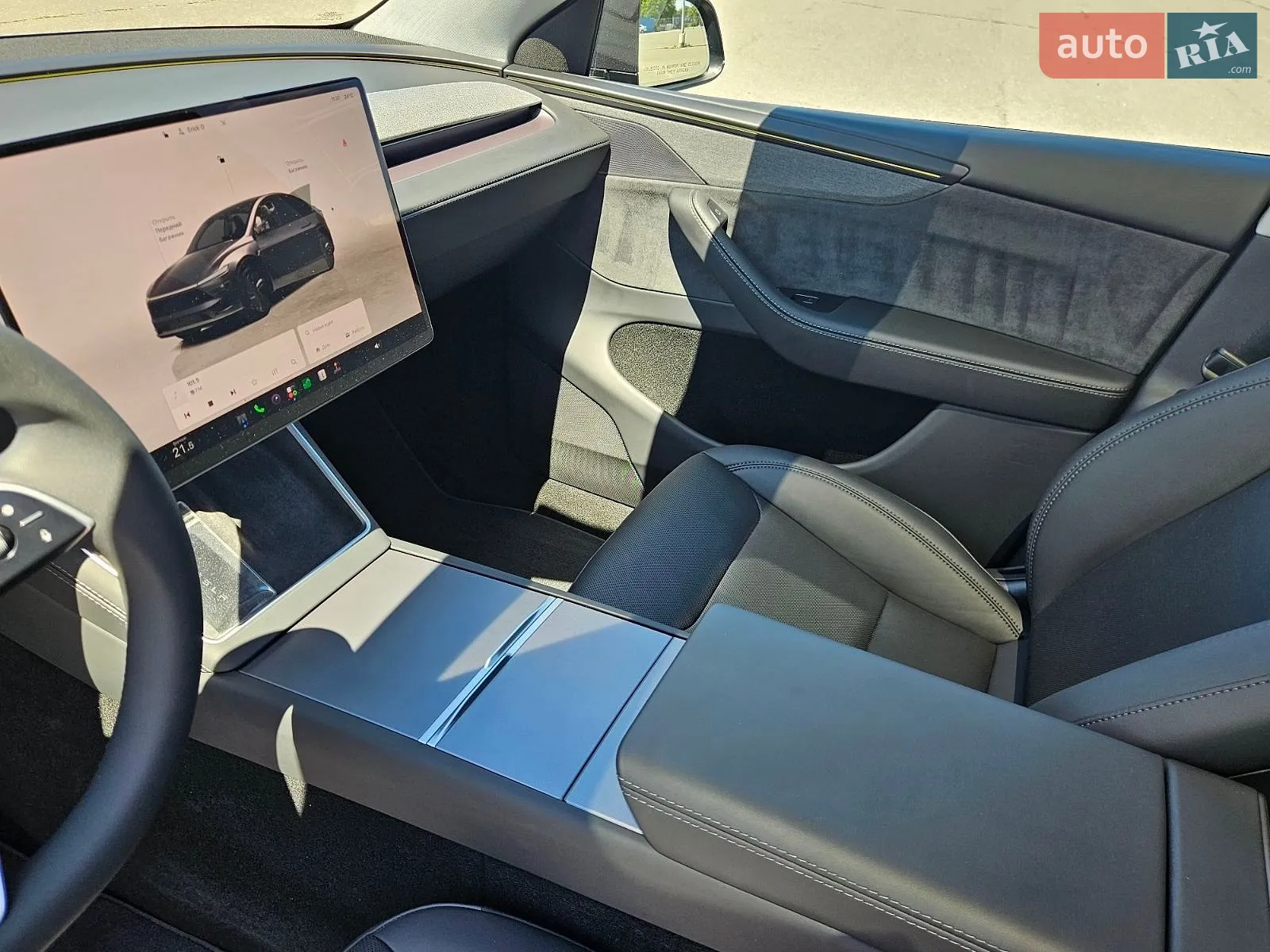 2025 Tesla Model Y - мініатюра 20