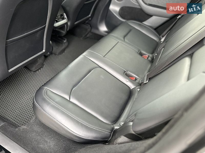 Внедорожник / Кроссовер Tesla Model Y 2023 в Львове