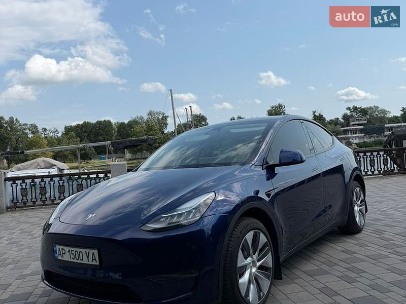 Позашляховик / Кросовер Tesla Model Y 2023 в Дніпрі