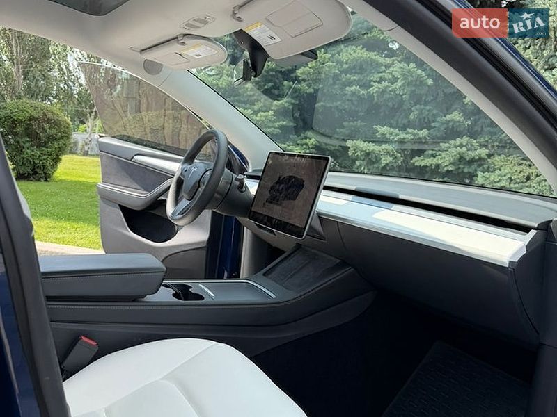 Позашляховик / Кросовер Tesla Model Y 2023 в Дніпрі