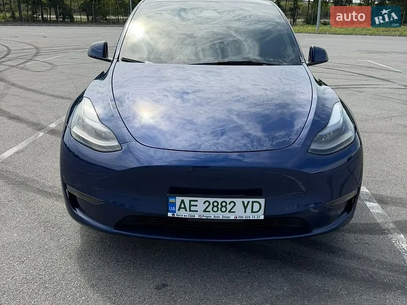 Tesla Model Y 2024