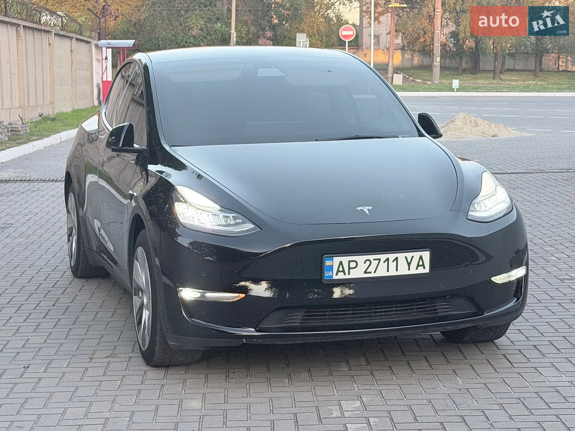 2021 Tesla Model Y - мініатюра 4