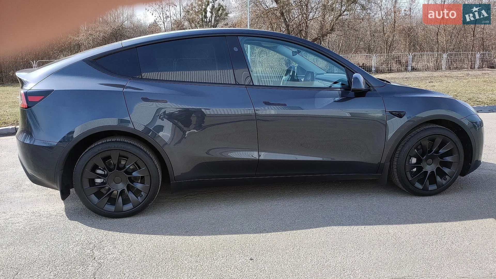 2025 Tesla Model Y - мініатюра 9