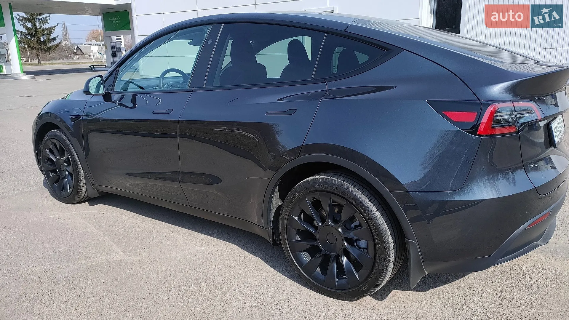 2025 Tesla Model Y - мініатюра 12