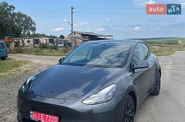 Позашляховик / Кросовер Tesla Model Y 2021 в Вараші