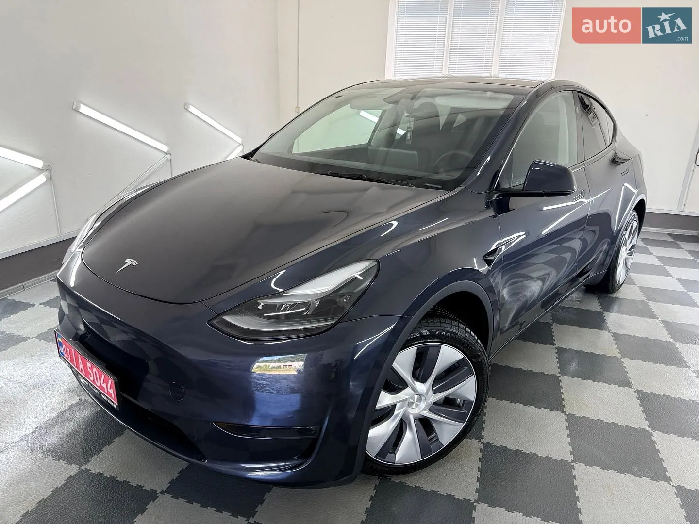 2024 Tesla Model Y - мініатюра 9