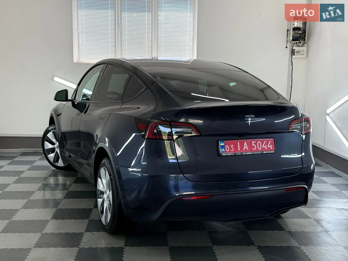 2024 Tesla Model Y - мініатюра 23