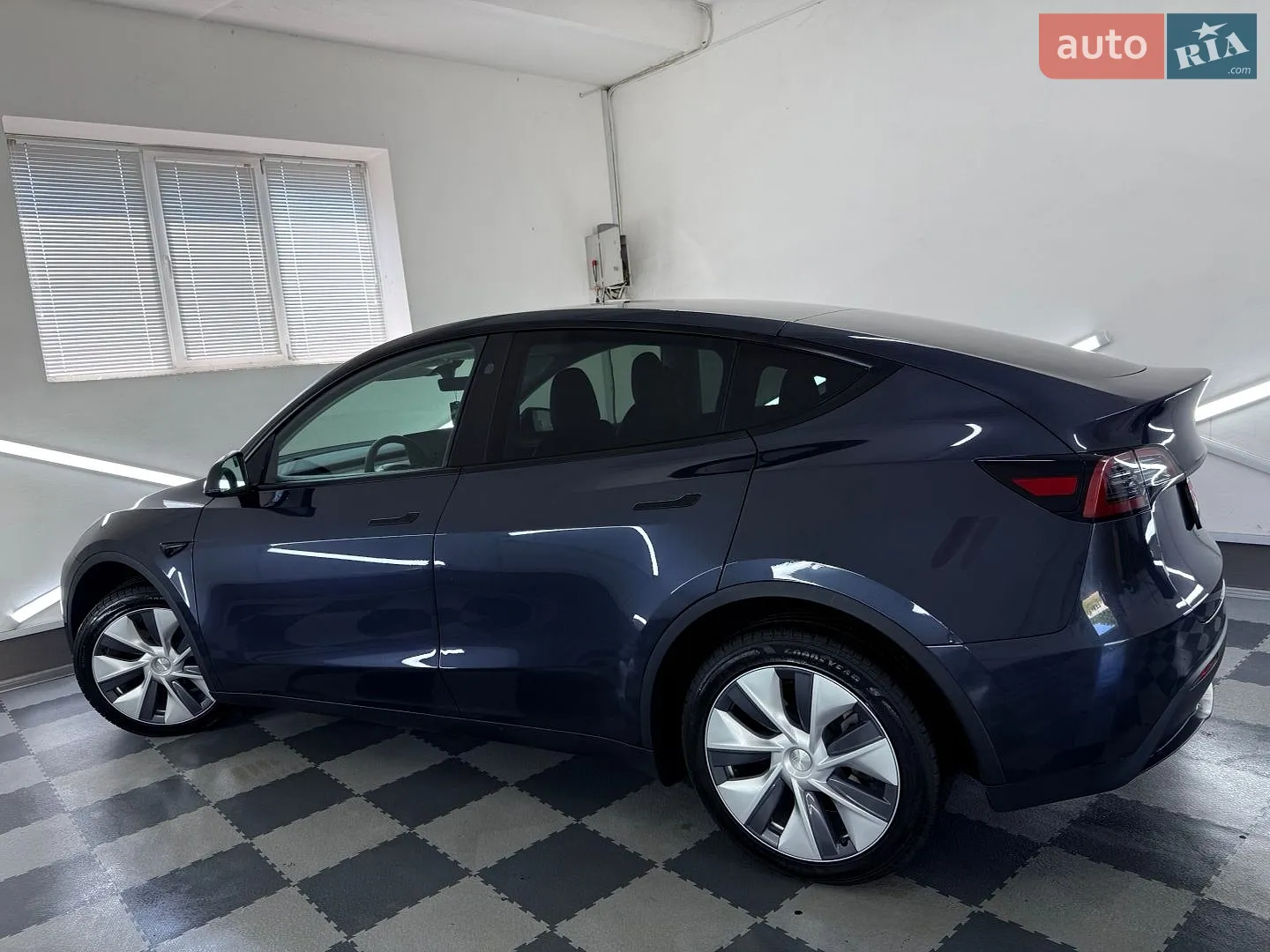 2024 Tesla Model Y - мініатюра 24