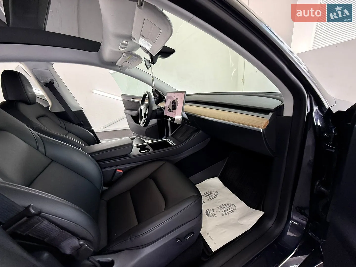 2024 Tesla Model Y - мініатюра 27