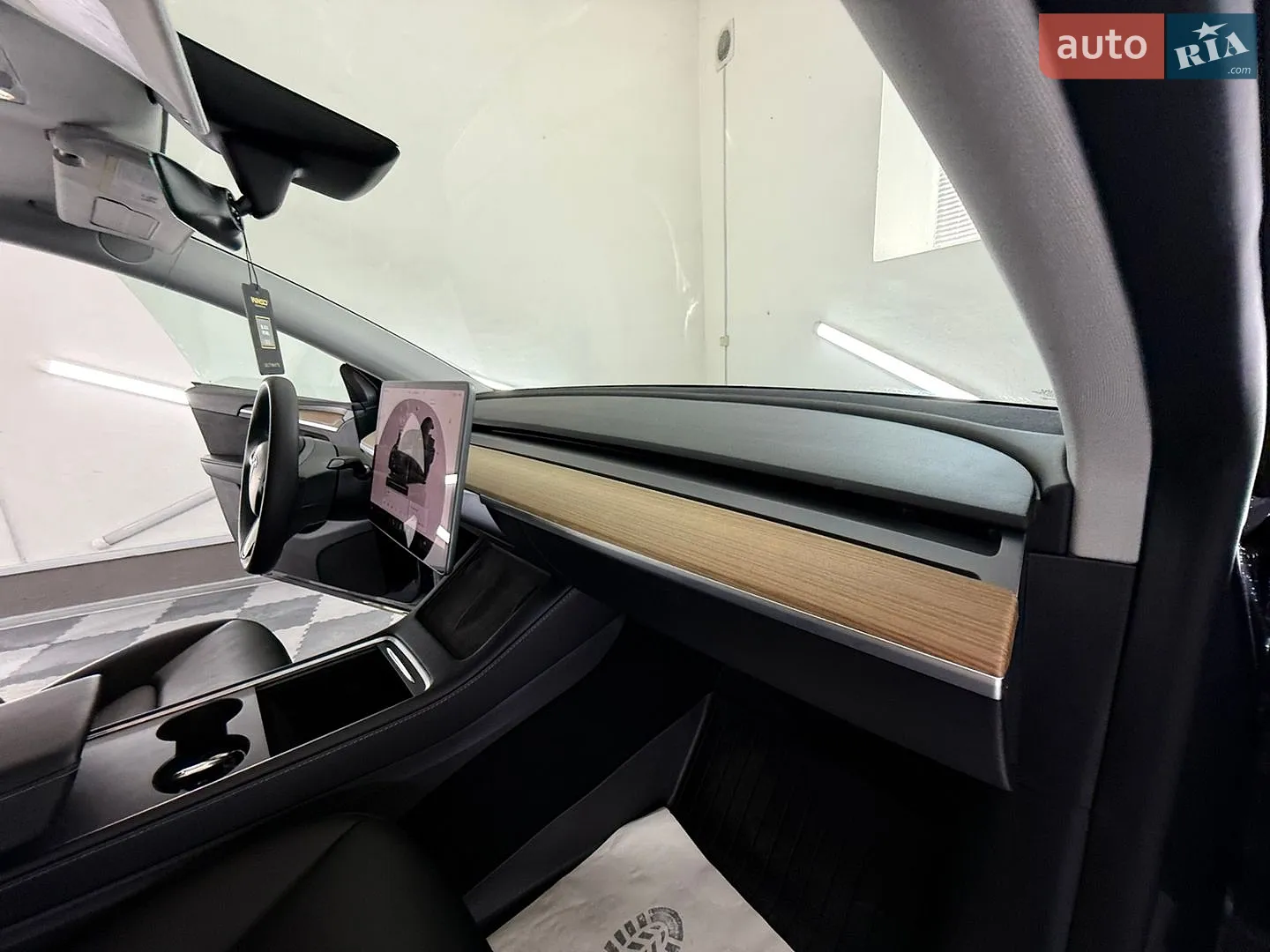 2024 Tesla Model Y - мініатюра 33