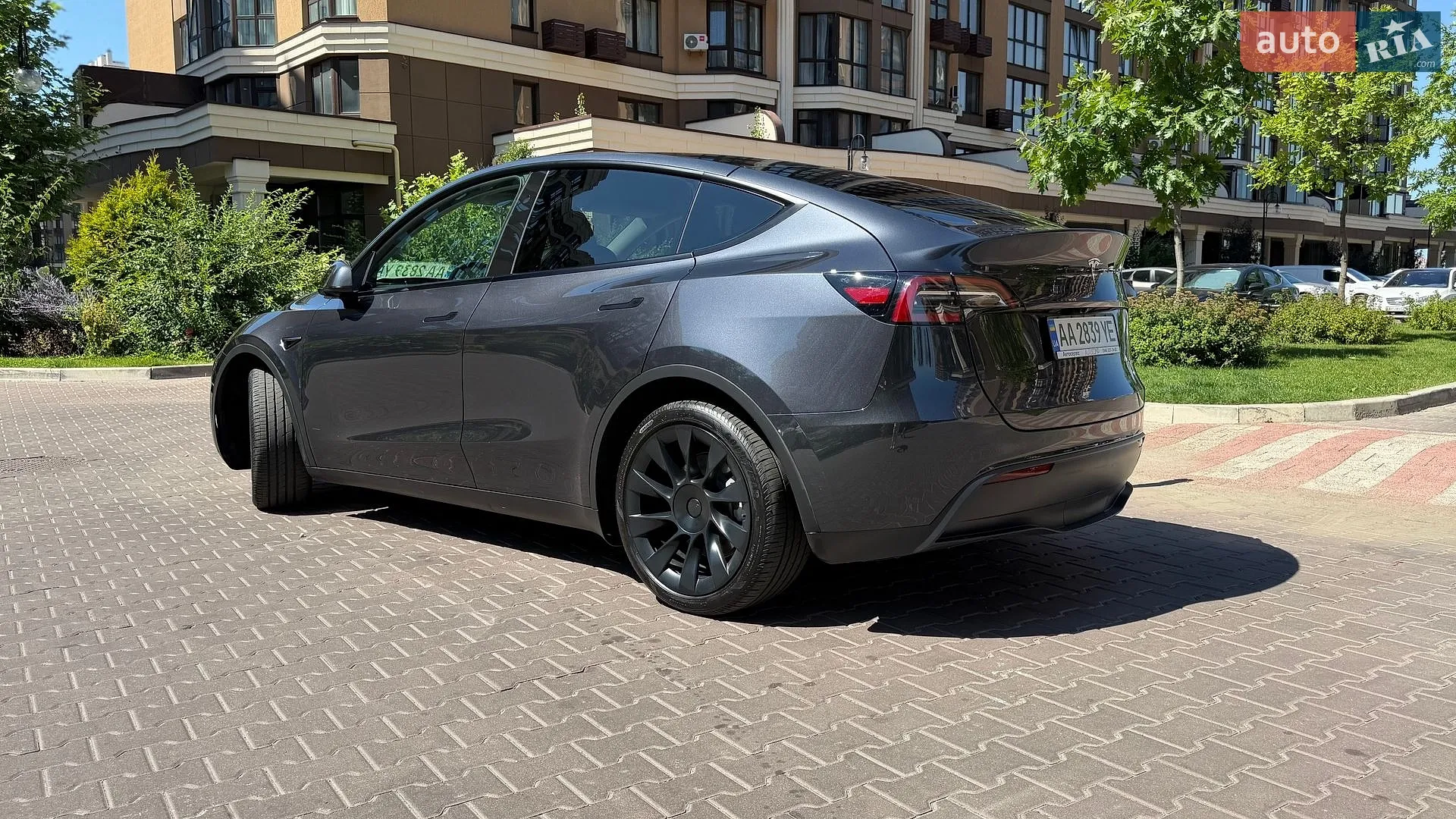2024 Tesla Model Y - мініатюра 8
