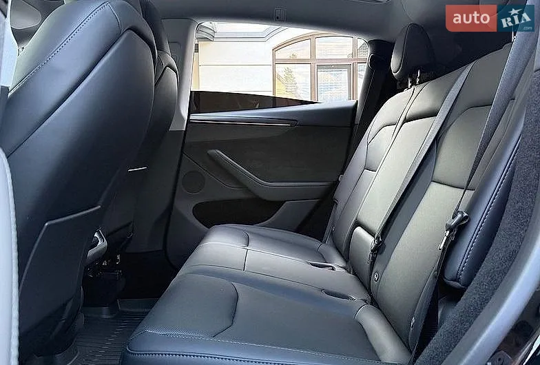 2025 Tesla Model Y - мініатюра 10