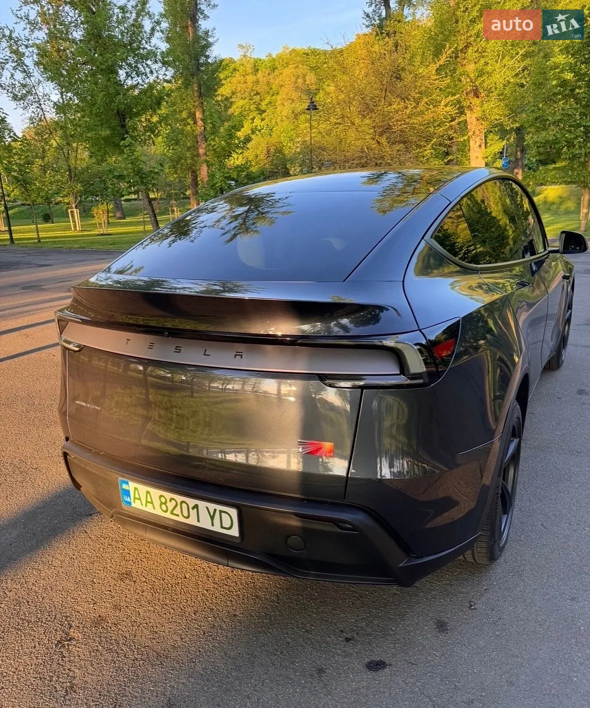2025 Tesla Model Y - мініатюра 6