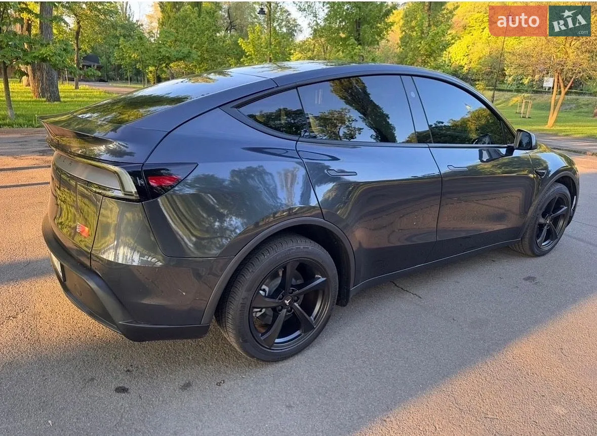 2025 Tesla Model Y - мініатюра 8