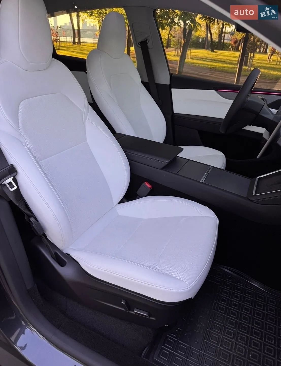 2025 Tesla Model Y - мініатюра 20
