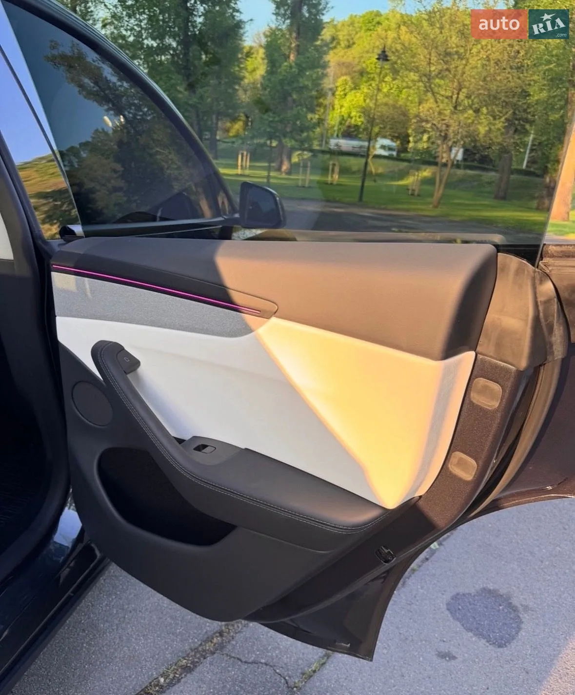 2025 Tesla Model Y - мініатюра 23